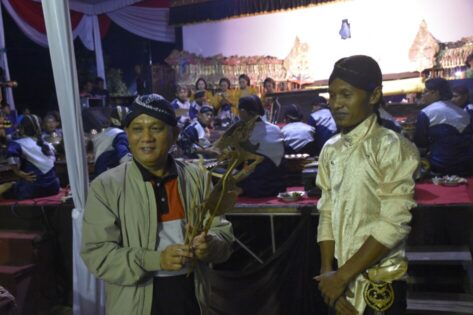 Dari Wayang Kulit, Qomaru Apresiasi HUT 86 Kelurahan Sumbersari
