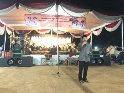 Walikota Metro Wahdi Wayangan Bersama Ratusan Warga Karang Rejo