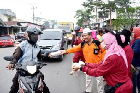 Bagi- Bagi 2.500 Nasi Kotak, Peringatan HUT PWRI ke-62