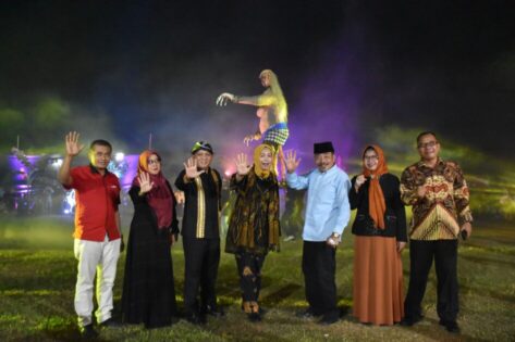 Qomaru Zaman Apresiasi Malam Puncak HUT RI ke 79 di Karang Rejo