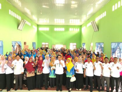 Walikota Wahdi, mengisi Bimtek Posyandu Layanan Primer di Karang Rejo