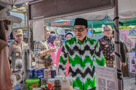 Ingin Memajukan UMKM Metro, Wahdi Resmikan Bazar Cemilan, Wastra dan Lomba LCC