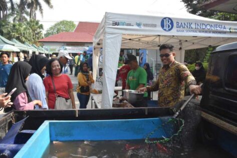 Peringati Hari Ikan dan Batik Nasional, DKP3 Metro Gelar Pasar Tani Agroceria Dengan Menarik