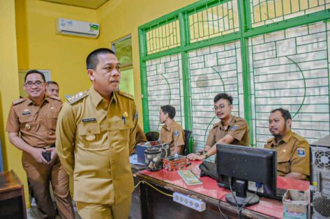 Beri Apresiasi, Pjs. Wali Kota Metro Saat Mengunjungi Dinas Perkim dan Dispora Metro