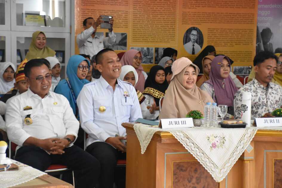 Apresiasi peningkatan literasi, Pjs. Wali Kota Descatama hadiri perayaan Hari Kunjung Perpustakaan