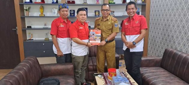 Audiensi dengan Kadiskominfo, PWRI Metro serahkan laporan studi banding