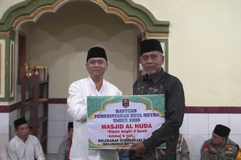 Pemkot Metro gelar safari ramadan, sekaligus berikan bantuan alat ibadah