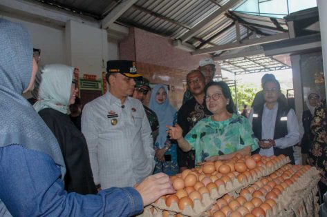 Jelang Idul Fitri, Pemerintah Kota Metro Lakukan Peninjauan Pasar dan Pengusaha Sembako