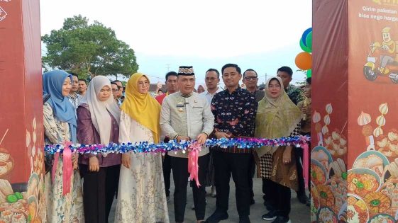 Dukung pelaku UMKM kuliner, Wali Kota dan Wakil Wali Kota Metro buka Event Mega Garden