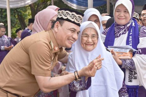 Wali Kota Metro Melepas 378 Calon Jamaah Haji Tekankan Integritas dan Tanggung Jawab Petugas Haji