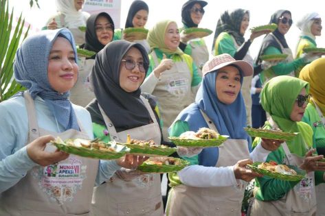 Lestarikan kuliner Nusantara Ketua TP PKK Metro dan ketua TP PKK kota se Indonesia ikuti “Ngulek Rujak”