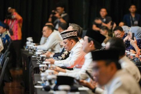 Wali Kota Metro dan Ketua TP PKK Metro ikuti gelaran Munas VII APEKSI Surabaya