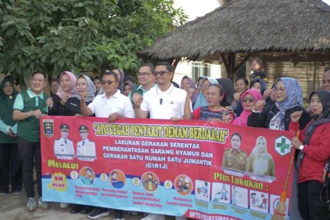 Komitmen atasi DBD, Wali Kota dan Wakil Wali Kota Metro terjun langsung ke rumah warga