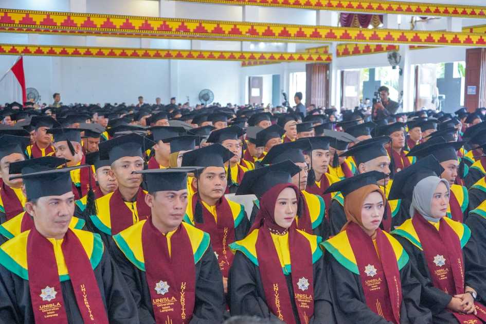 Sidang Senat Terbuka UNISLA Metro dalam Rangka Wisuda Magister dan Sarjana Tahun Akademik 2025