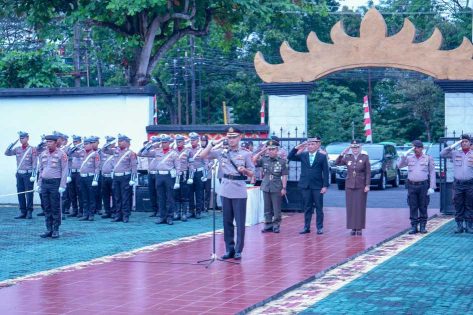 Upacara Ziarah dan Tabur Bunga Hari Bhayangkara ke-79 di Kota Metro