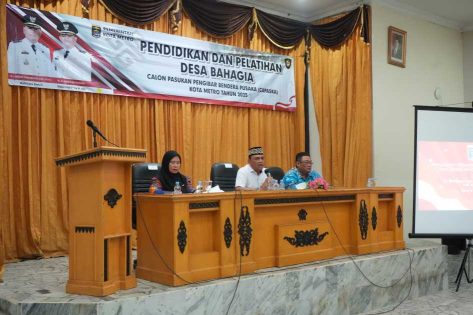 Wali Kota Metro, H. Bambang berikan materi Diklat Paskibraka