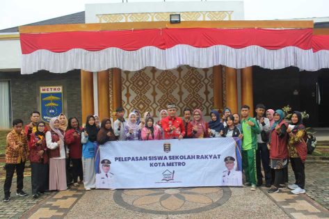 Wali Kota Metro Lepas 7 Siswa Ikuti Sekolah Rakyat Tingkat SMA