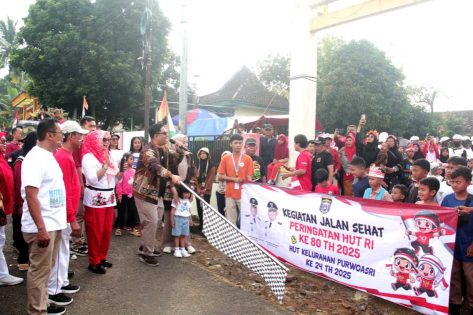 Wakil Wali Kota Metro buka jalan sehat HUT RI ke 80 Purwoasri