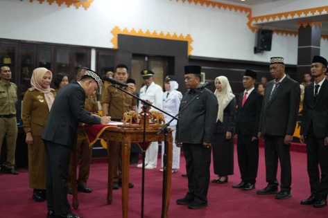 Wali Kota Metro Lantik 10 Pejabat Baru, Tegaskan Integritas dan Pelayanan Publik