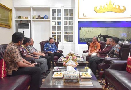 Bersama Kepala KPP Pratama Metro, Wali Kota Metro komitmen dukung tata kelola perpajakan