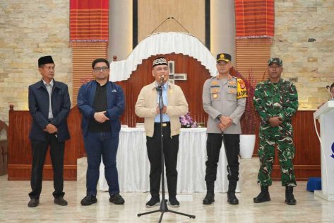 Wali Kota dan Wakil Wali Kota Metro serta Forkopimda monitoring pelaksanaan ibadah Natal 2025