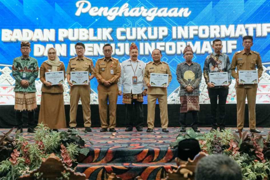 Pemerintah Kota Metro Raih Penghargaan Anugerah Keterbukaan Informasi Publik 2025