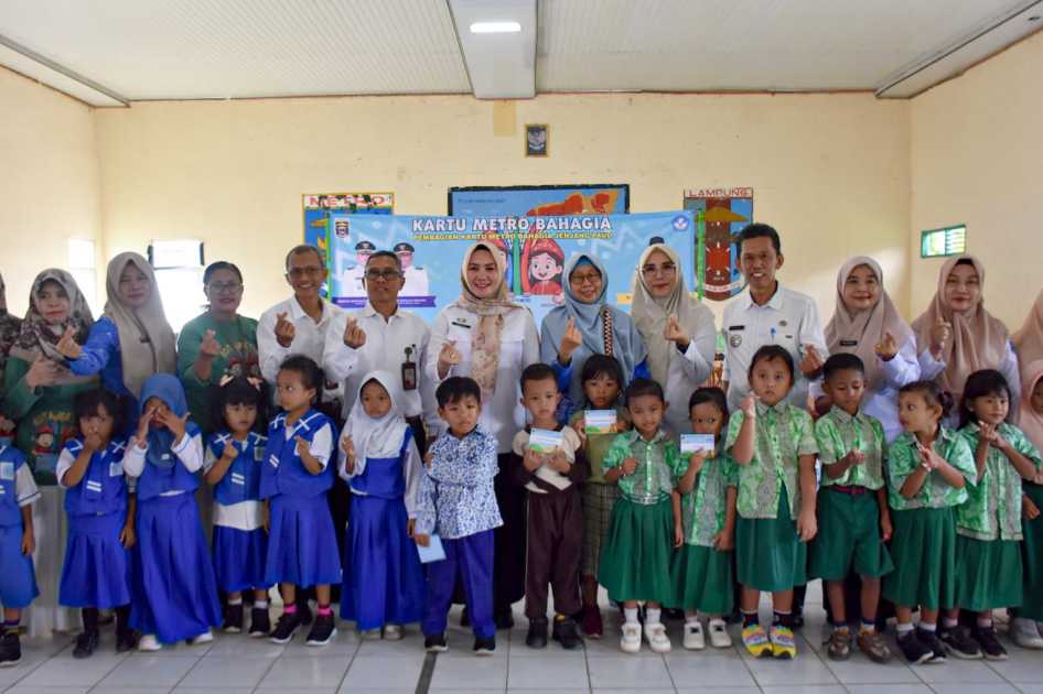 1.200 Anak PAUD Terima Kartu Metro Bahagia sebagai Bentuk Komitmen Pemerataan Pendidikan