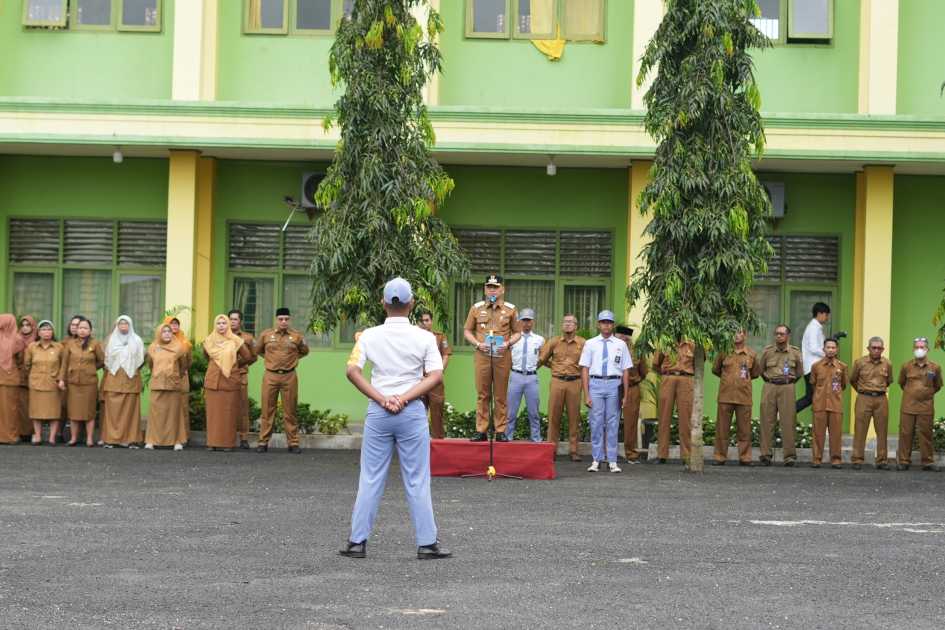 Wali Kota Metro Jadi Pembina Upacara di SMK Negeri 3, Tekankan Pembentukan Siswa Teladan