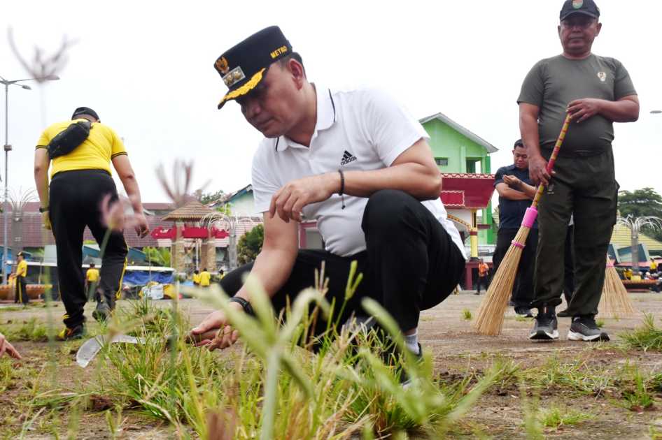 Polres Metro dan Pemkot Metro Gelar Aksi Korve, Wujudkan Sinergi dalam Menjaga Kebersihan Lingkungan