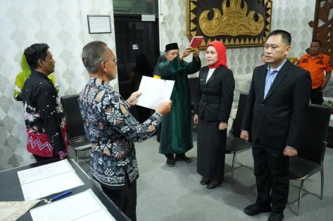 Pemkot Metro Rotasi Jabatan, Dua Pejabat Eselon III Diambil Sumpahnya