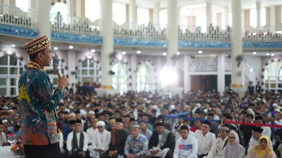 Ribuan Warga Padati Masjid Taqwa, Wali Kota Metro Sambut Ustadz Abdul Somad