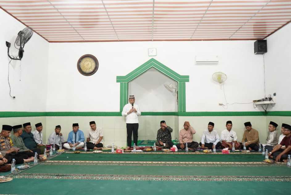 Safari Ramadan 1447 H, Pemkot Metro Pererat Silaturahmi dan Serahkan Bantuan AC