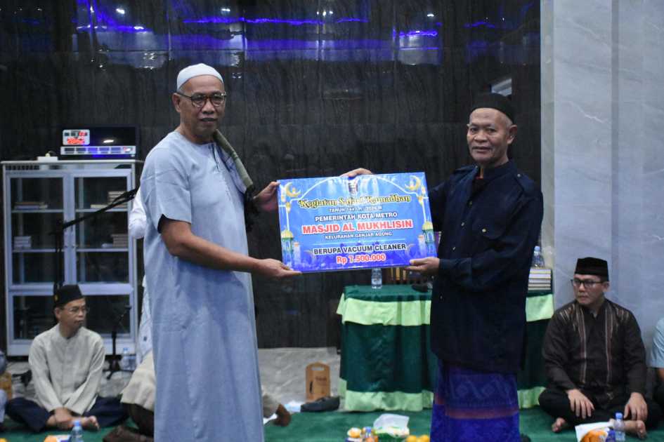 Pj Sekda Kota Metro Wakili Wali Kota dalam Safari Ramadhan di Masjid Al-Mukhlisin Ganjar Agung