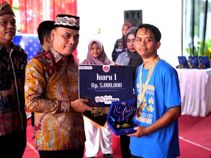 Dari 55 Peserta, Motif Saka Pena Tampil Terbaik di Lomba Batik Metro