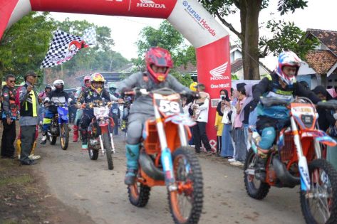 Gas Amal Trail Adventure di Metro Dongkrak UMKM dan Galang Dana Pembangunan Masjid