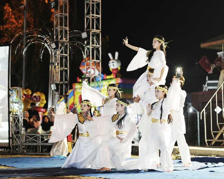 Parade Wastra Pesona Kota Metro, Merajut Warisan Menenun Harapan di Usia Ke-89 Kota Metro