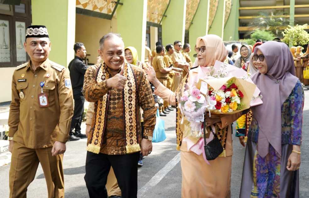 42 ASN Pemkot Metro Masuki Masa Purnabakti, Wali Kota: Pengabdian Tak Berakhir Saat Pensiun