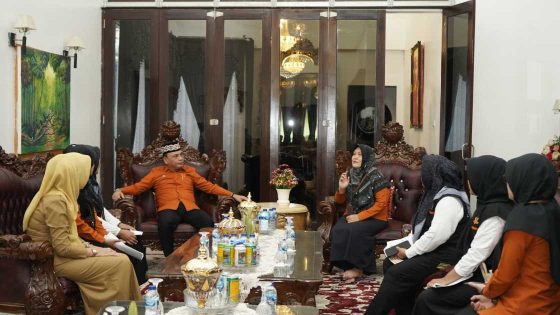 Petugas BPS Laksanakan Sensus Perdana di Rumah Dinas Wali Kota Metro, Wujud Dukungan terhadap Akurasi Data Nasional
