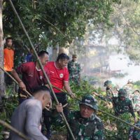 Dukung Gerakan Radin Inten Asri, Pemkot Metro dan Kodim 0411/KM Bersinergi Bersihkan Kawasan Danau Dam Raman