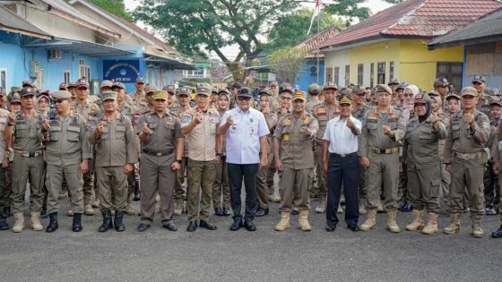 Sekda Kota Metro Tekankan Disiplin, Penguasaan Aturan, dan Marwah Satpol PP dalam Apel Perdana