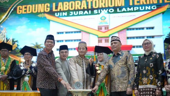 Menteri Agama RI Hadir dalam Pengukuhan Lima Guru Besar UIN Jurai Siwo Lampung di Kota Metro