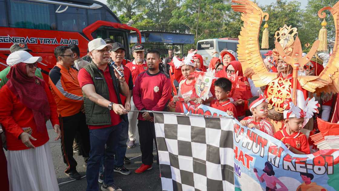 Ratusan Warga Ganjar Agung Antusias Ikuti Jalan Sehat Semarak HUT ke-81 RI