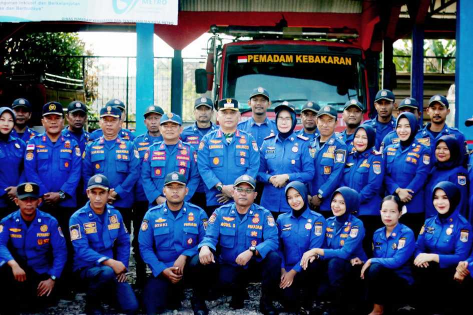 Pimpin Apel di Damkarmat, Wali Kota Metro Tekankan Profesionalisme dan Respons Cepat Pelayanan